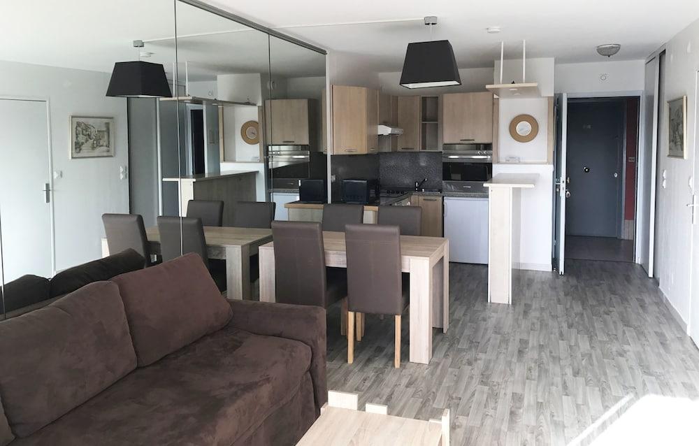 Residence Odalys Open Golfe Juan Exterior photo