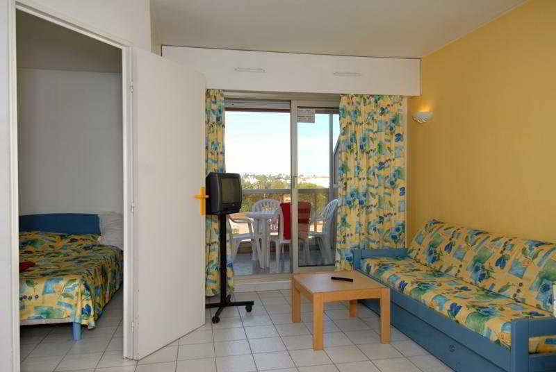 Residence Odalys Open Golfe Juan Exterior photo