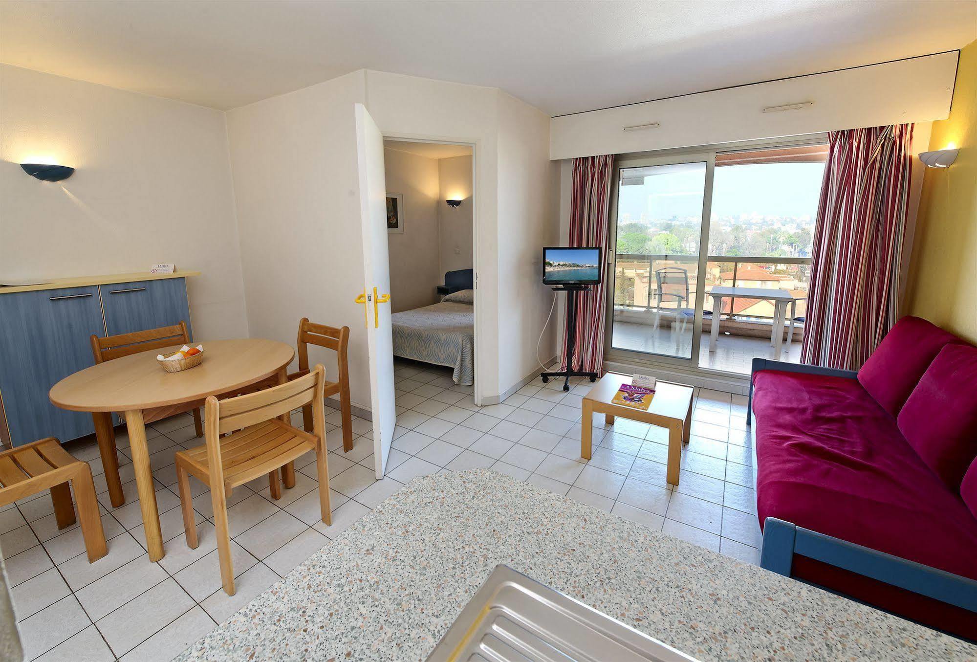 Residence Odalys Open Golfe Juan Exterior photo