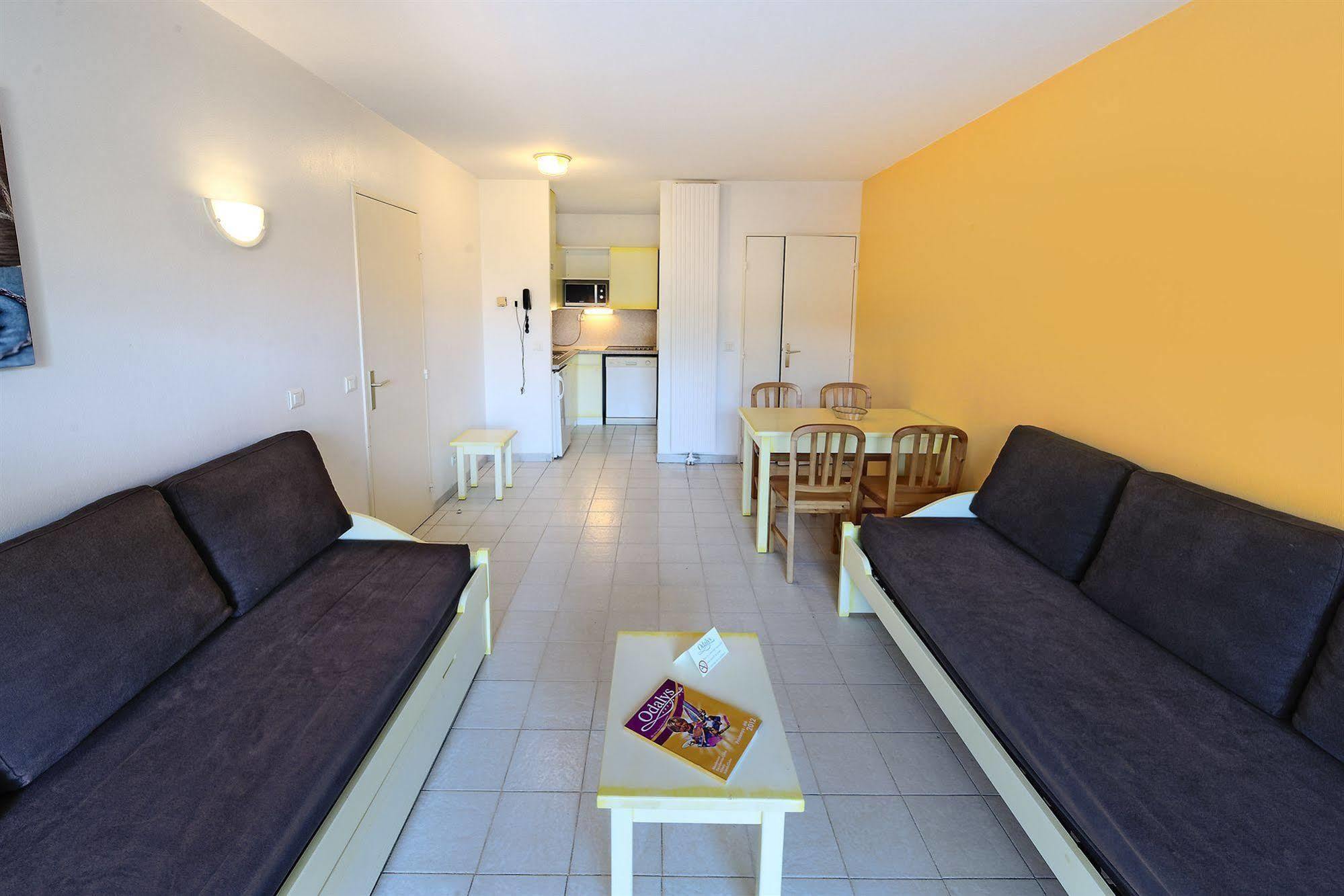 Residence Odalys Open Golfe Juan Exterior photo